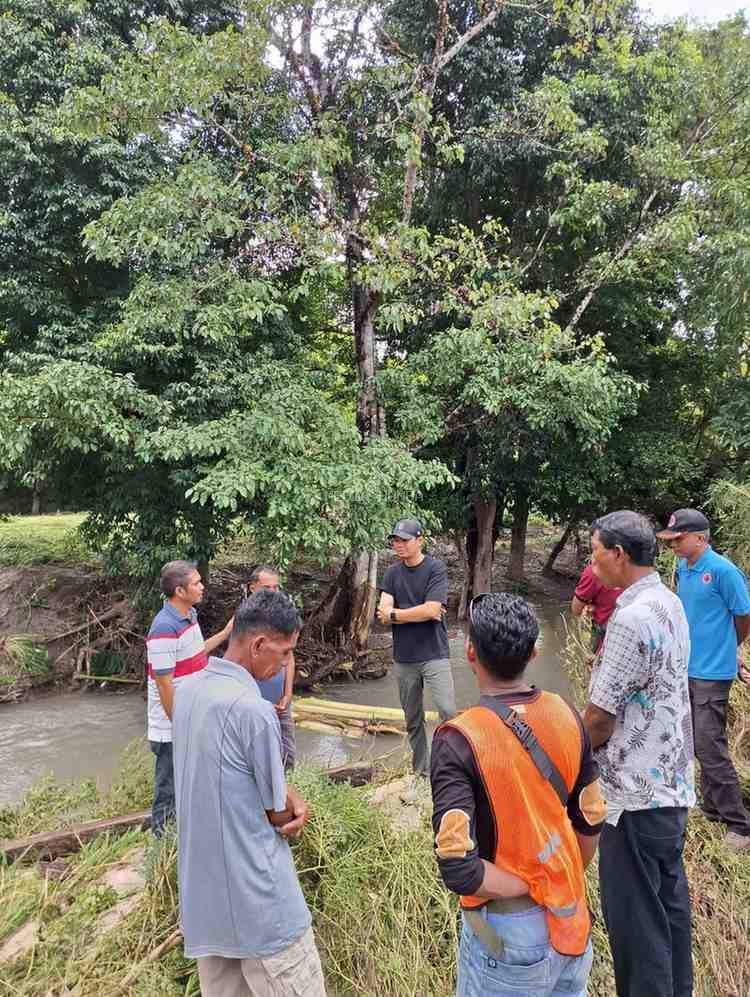 Wakil Bupati Sumba Timur Kunjungi Masyarakat Terdampak Banjir Di Desa Wanga Kecamatan Umalulu
