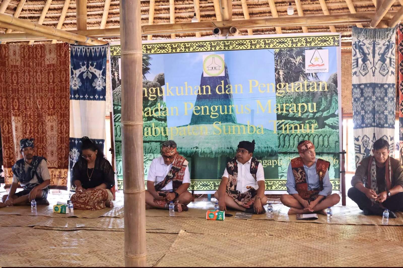 Bupati Umbu Lili Mengukuhkan/Melantik Badan Pengurus Marapu Kabupaten Sumba Timur Periode 2026-2030