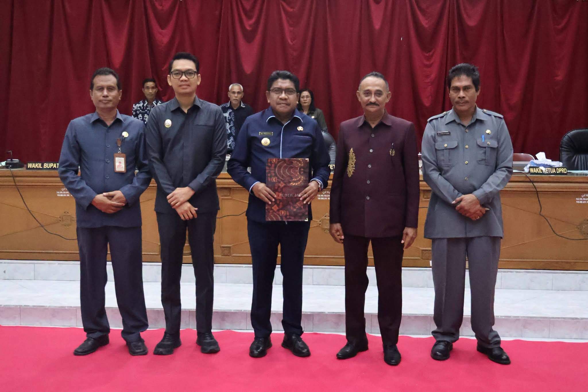 Bupati dan Wakil Bupati Hadiri Rapat Paripurna III Masa Persidangan II DPRD Kabupaten Sumba Timur Tahun Sidang 2025-2026*
