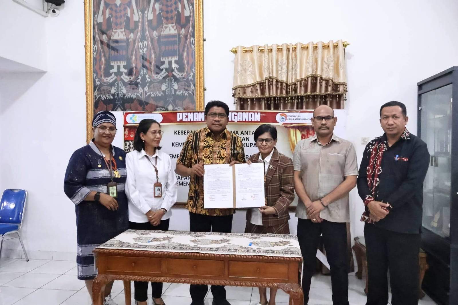 Poltekkes Kemenkes Kupang dan Pemerintah Kabupaten Sumba Timur Tandatangani Kesepakatan Bersama