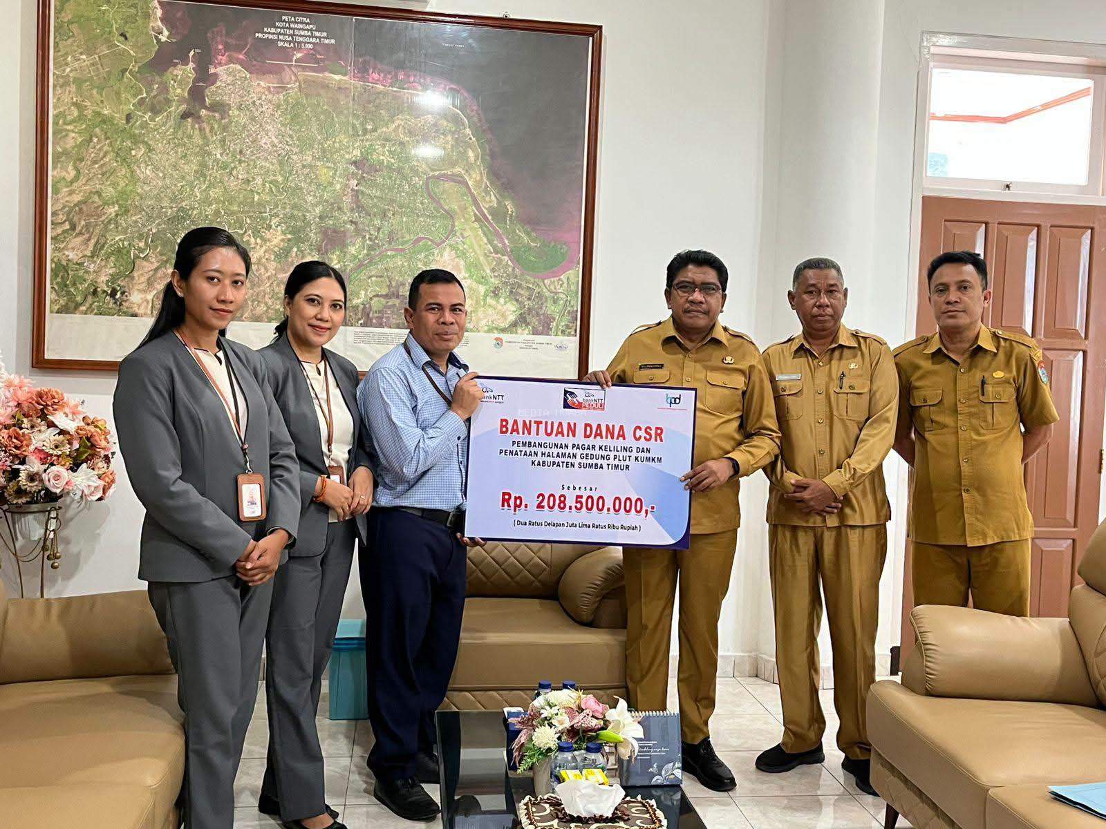 Bank NTT Serahkan Bantuan Dana CSR Kepada Pemda Sumba Timur Sebagai Bentuk Dukungan Terhadap Pengembangan Fasilitas UMKM