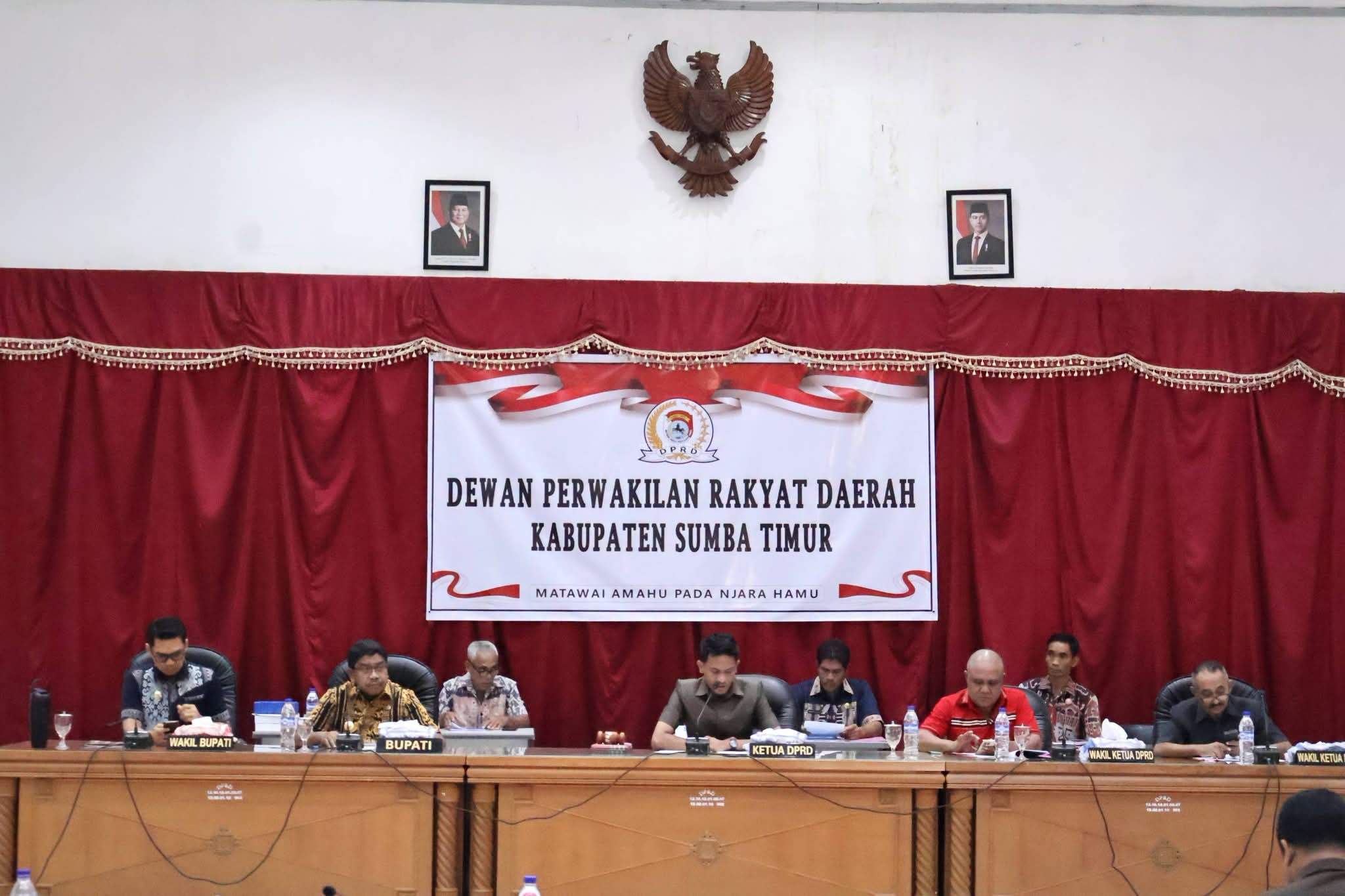 Bupati Sumba Timur Sampaikan Jawaban atas Pandangan Umum Fraksi-fraksi DPRD terhadap Nota Keuangan dan Hasil Pemeriksaan BPK RI Terhadap LKPD TA 2025