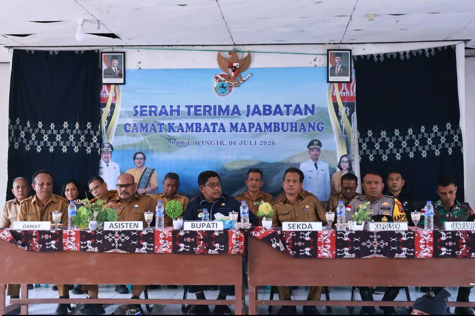 Hadiri Sertijab Camat Kambata Mapambuhang, Bupati Umbu Lili: Kerja Harus Tulus dan Responsif Terhadap Kebutuhan Masyarakat