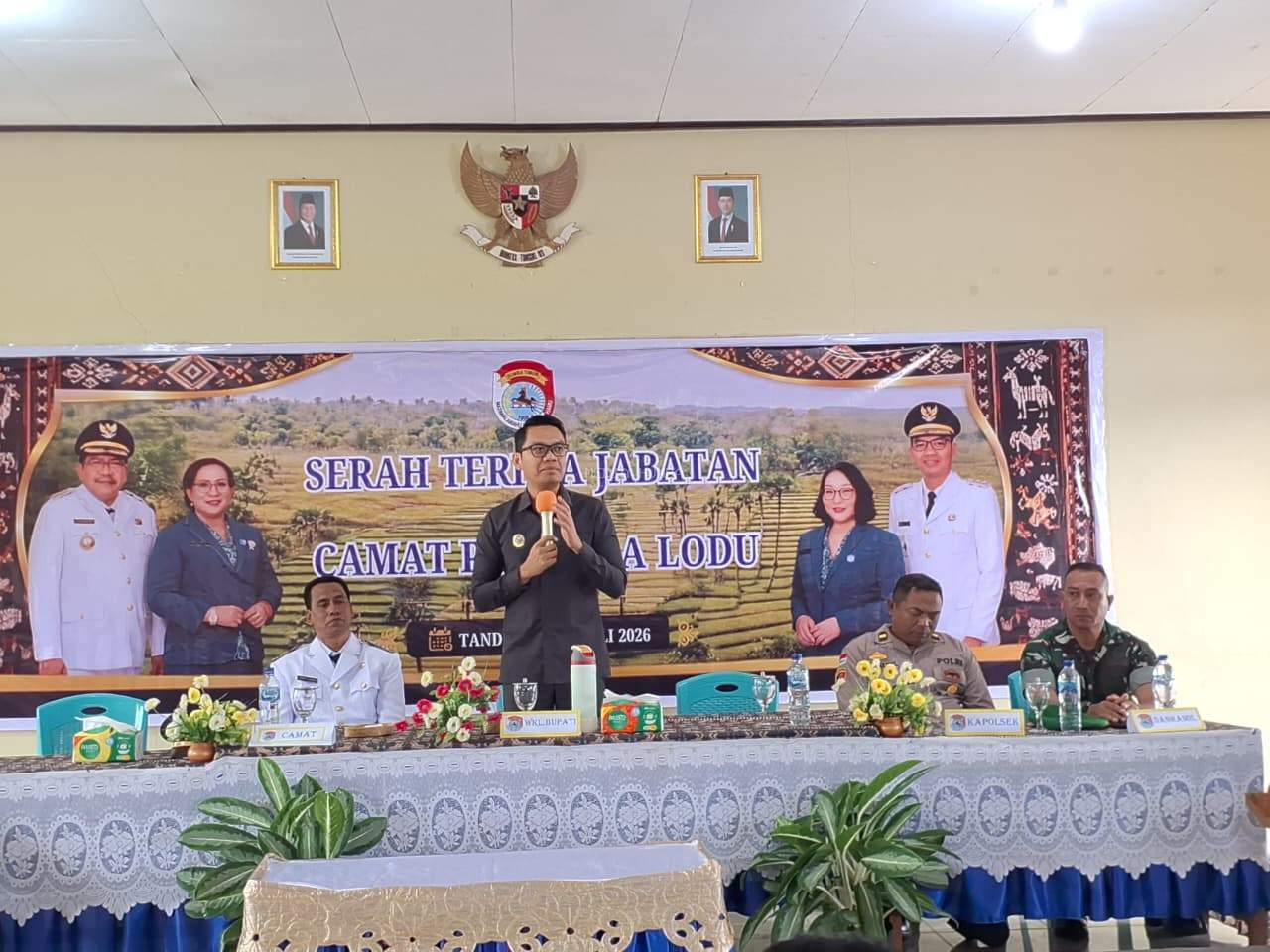 Sertijab Camat Pahunga Lodu, Wakil Bupati Yon Hani Tekankan Sinergi Lintas Sektor