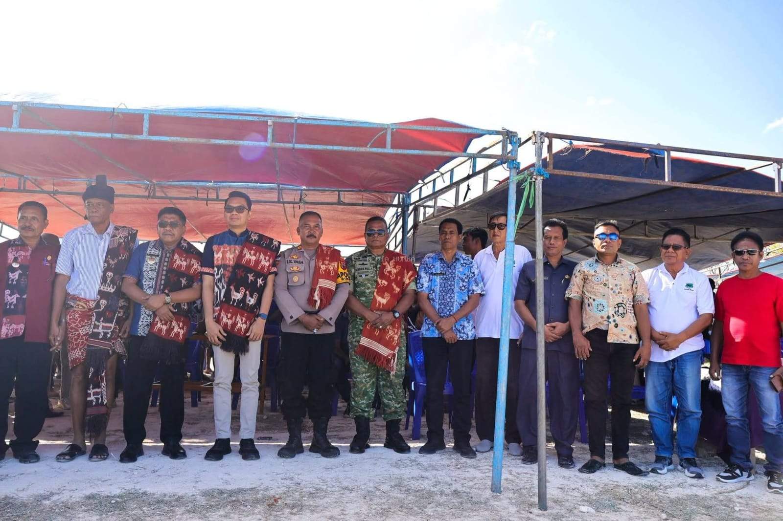 Bupati Sumba Timur Secara Resmi Membuka Turnamen Pacuan Kuda “Humba Cup” di Kecamatan Rindi