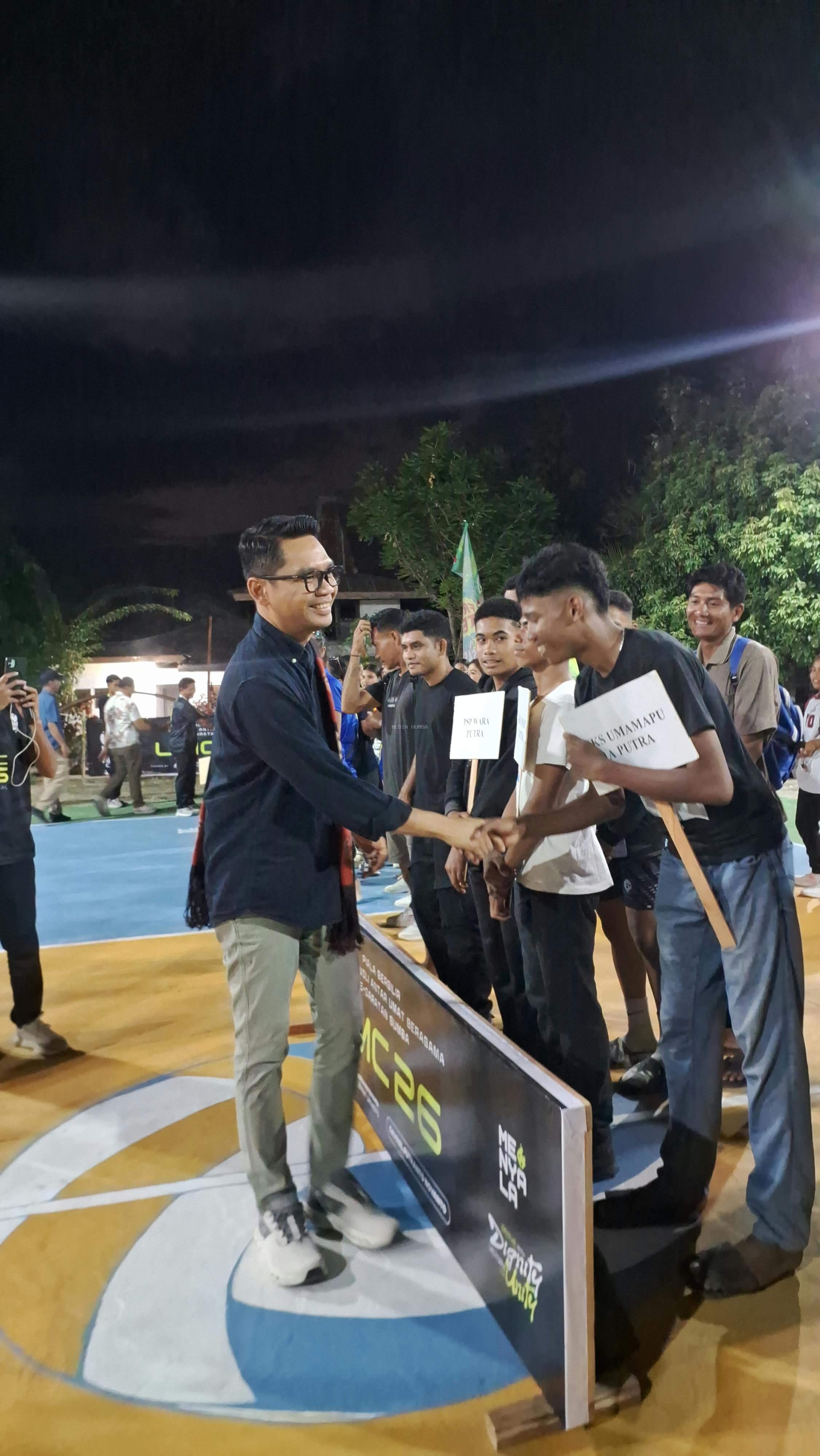 Buka Turnamen Bola VoIi Antar Umat Umamapu Cup, Wabup Yon Hani: Melalui Olahraga Dijadikan Ajang Untuk Memperkuat Kebersamaan Dan Toleransi
